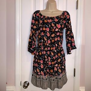 Xhilaration on or off the shoulders floral jumper with bell sleeves has pockets